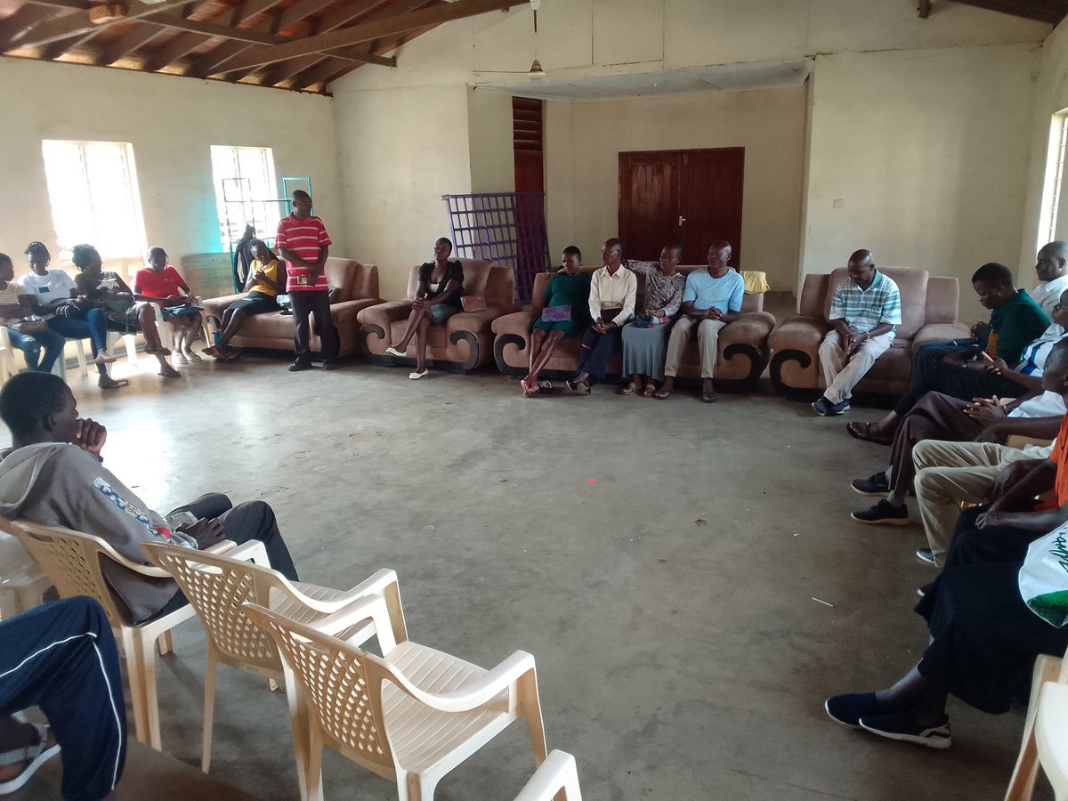 hellen_lum47464's tweet photo. Nyalenda A and B community members are having their local network meeting on community Organising at Kenya Assemblies of God Nyalenda
#Community4community
#CoCreationofKnowledge
@MuunganoKisumu
@Wanavijiji_sdi
@WeAreVCA https://t.co/UNcWwXFlVb