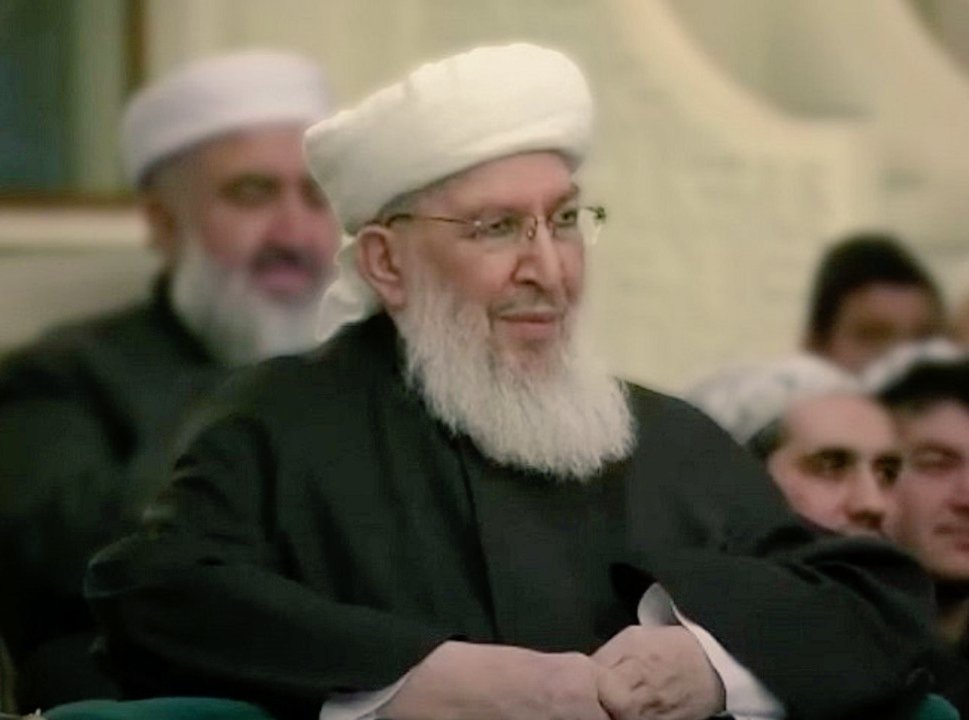 Benim feyz-i hayatım
Hâsılı rûhi revânımsın
Eğer sermaye-i ömrümde
Kârım varsa sendendir...