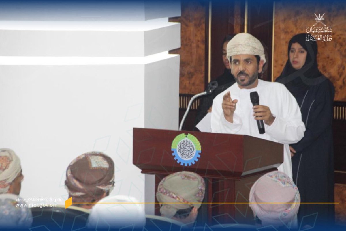 Labour_OMAN's tweet photo. شاركت #وزارة_العمل ممثلة في المديرية العامة للعمل بمحافظة شمال الباطنة في ندوة القطاع السياحي في بالمحافظة بعنوان "حلحلة وتعزيز وتمكين" والتي نظمها فرع غرفة تجارة وصناعة عُمان بشمال الباطنة@OCCI_BN، حيث قدم مدير عام المديرية العامة للعمل بشمال الباطنة ورقة عمل حول قانون العمل ودوره في تحسين نسبة العاملين في القطاع السياحي بمحافظة شمال الباطنة وكما قدم مدير دائرة العمل بالمدينة الصناعية بصحار ورقة أخرى حول مؤشرات القوى العاملة في المحافظة في القطاع السياحي.
