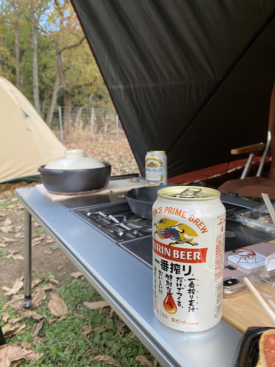 comet_taisa's tweet photo. ���年はオフシーズンだった久々のキャンプ！！
昼間っから飲む酒はうめぇーよなぁ〜！！！🍻 https://t.co/qJoF8ukAaw