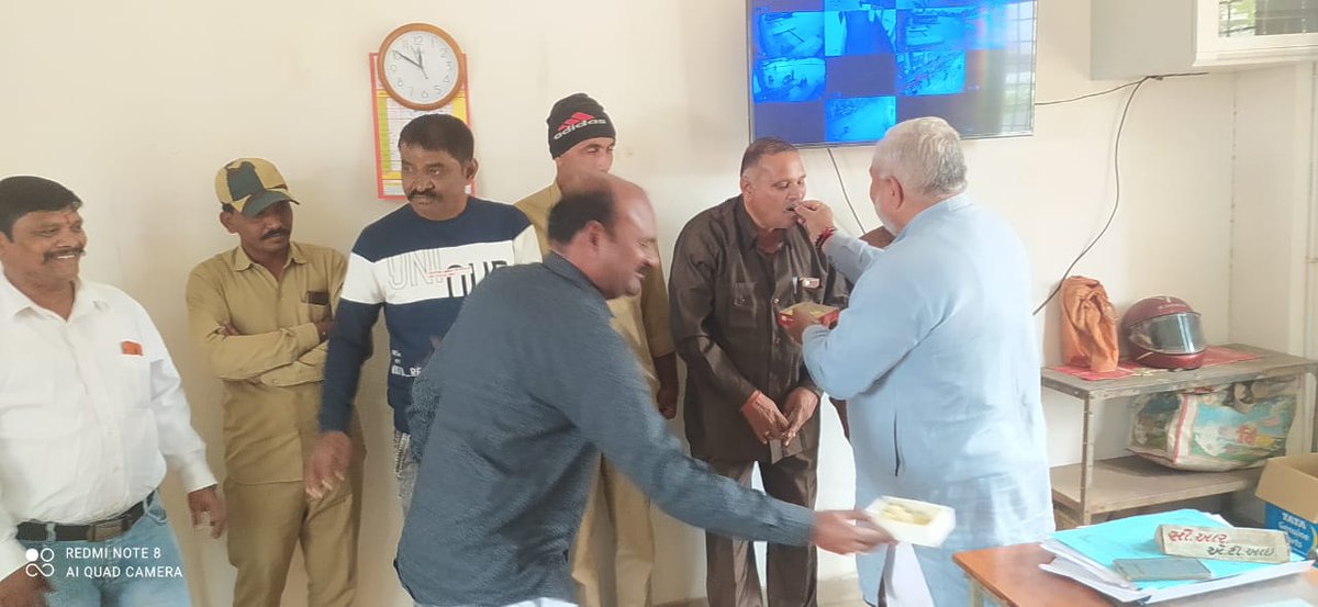 DCHIMMATNAGAR's tweet photo. Hon. MLA sir visited Khedbhrama Depot and sweet Box Distributed to drivers and conductors on duty to employees working away from home and all employees Gsrtc Good bless wishes.
@sanghaviharsh 
@CMOGuj 
@OfficialGsrtc https://t.co/A57p8kzsT3