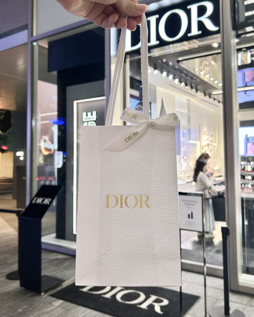 arnathaofficial's tweet image. แจกจ้า ซื้อมาฝากจาก Dior ที่ญี่ปุ่น แค่ RT+FOLLOW ประกาศไวๆ 20 พ.ย.นี้เลยคับ