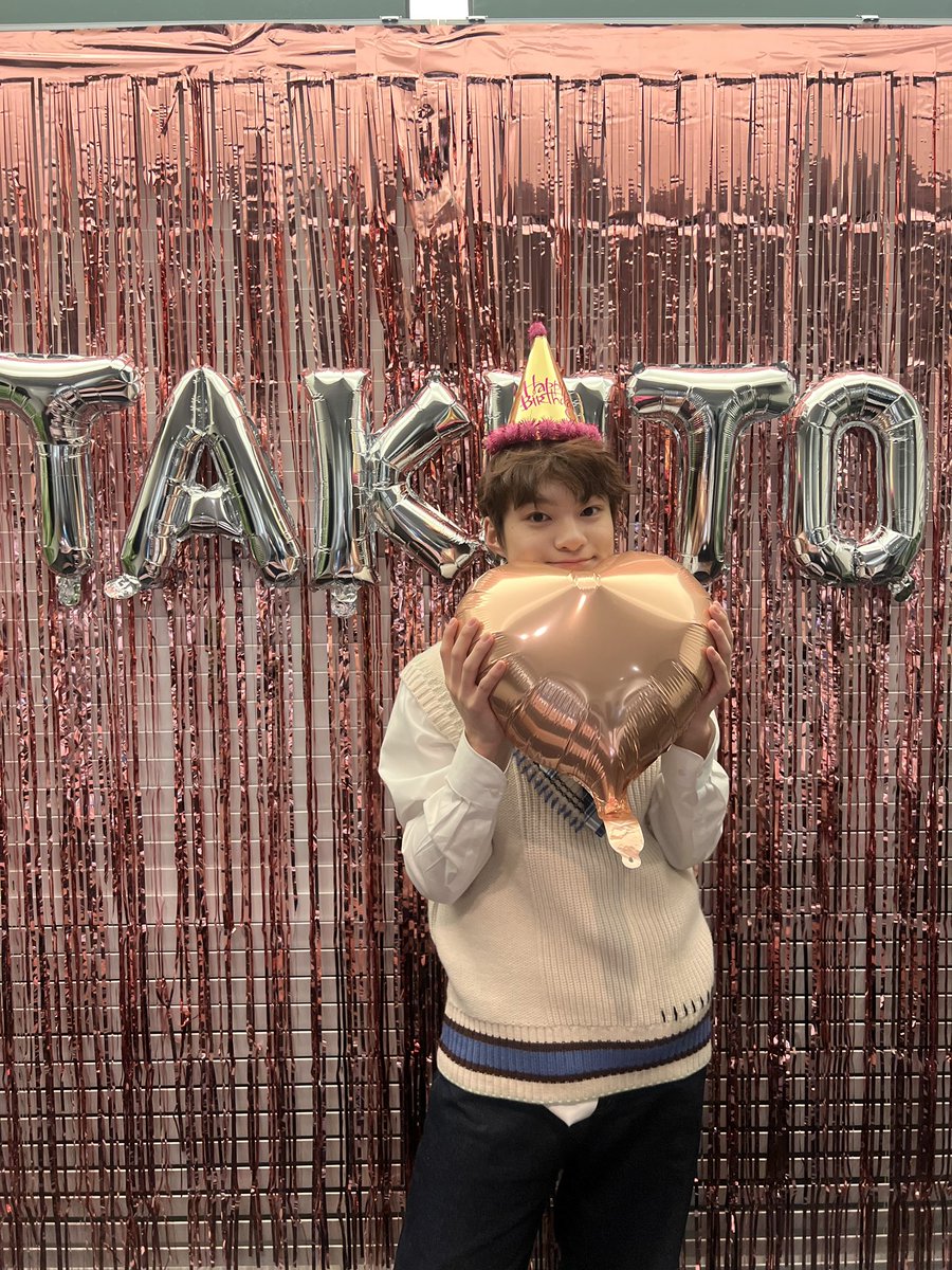 TOZ_YYent's tweet photo. [#TAKUTO]

最高の誕生日🎂💖
진짜 행복해요💞✨
因みに今日は埼玉県民の日だそうです！！

#TOZ #タクト https://t.co/75fViPl8s5