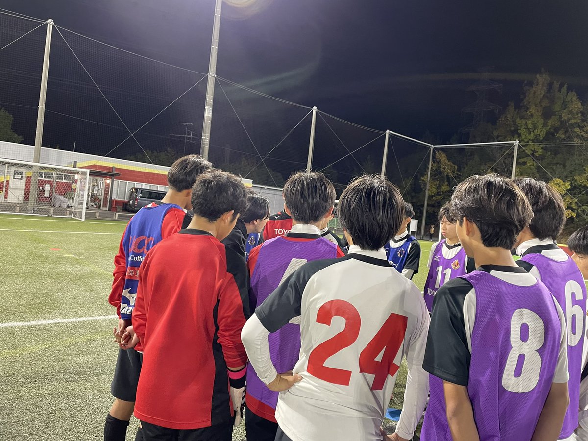 名古屋グランパスのU14と愛知県トレセンU13の選手達にフットサルのトレーニングを実施し、多くのサッカー指導者も見学して下さいました。多大なるフットサルへの理解のある関係者の方々と全力を尽くしてくれた選手達に感謝です。何か1つでもサッカーに繋がってくれたら嬉しいです。