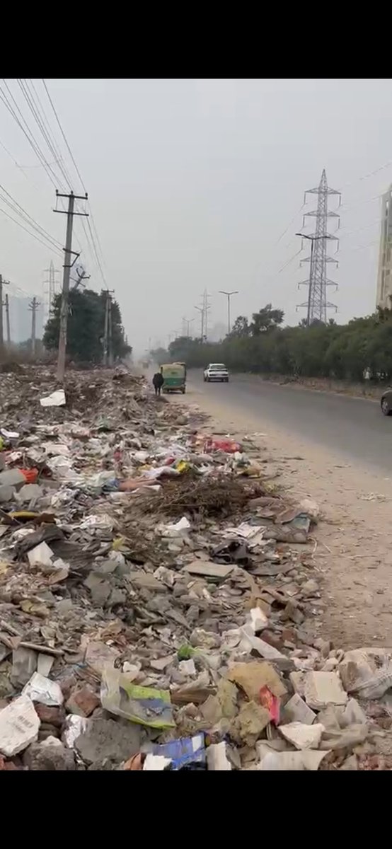 cleanAirBharat's tweet photo. @mcg
@ulbharyana
Mixed waste dumped #GCER, behind Nirvana sec50
#HorticultureWaste
#PlasticWaste
#InertWaste
How will this waste load be processed ?Everything is mixed.
It’s loss of resources & tax payer’s money & source of pollution
@MoHUA_India @moefcc @CPCB_OFFICIAL https://t.co/e9JuRfHcDe
