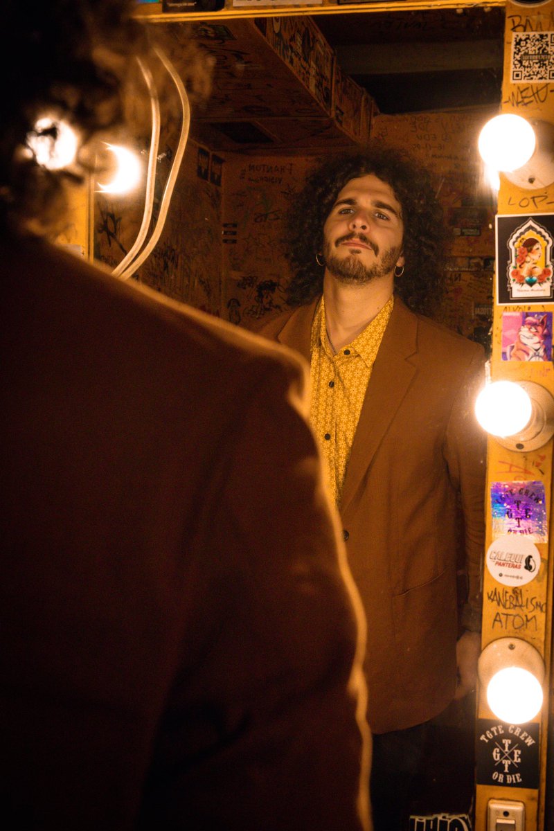 AllendeMusica's tweet photo. Este viernes se termina la gira “Nuestra Intensidad” en Sevilla 🚐❤️‍🔥

Antes de pensar en lo nuevo, nos despedimos del disco que me quito y devolvió la vida ⚡️

Este Viernes 17 Nov. a las 21h en Lady Drama 

Entradas en la Bio y en @entradium 

Muero de ganas Sevilla! 🕺🏻💃🏻🕺🏻 https://t.co/5k6aAv9sxY