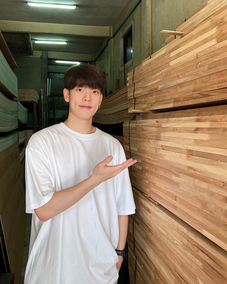 ccopterofficial's tweet photo. แวะมาเช็คสต็อค ดูความเรียบร้อย พูดคุยกับลูกค้า เตรียมความพร้อมพนักงาน ตรวจเช็ครายรับรายจ่ายของธุรกิจ ทำหน้าที่เจ้าของธุรกิจครับ โดยที่ว่ามาทั้งหมดพ่อทำครับ ลูกมาถ่ายเอาคอนเท้น 😌💯

สนใจซื้อไม้แปรรูปสำหรับงานทุกประเภท
ต้อง“แนวหน้าค้าไม้ พระราม3”ครับ
โทร 02-289-0879 🤍
#CTRPANUWAT https://t.co/dauQJefvq2
