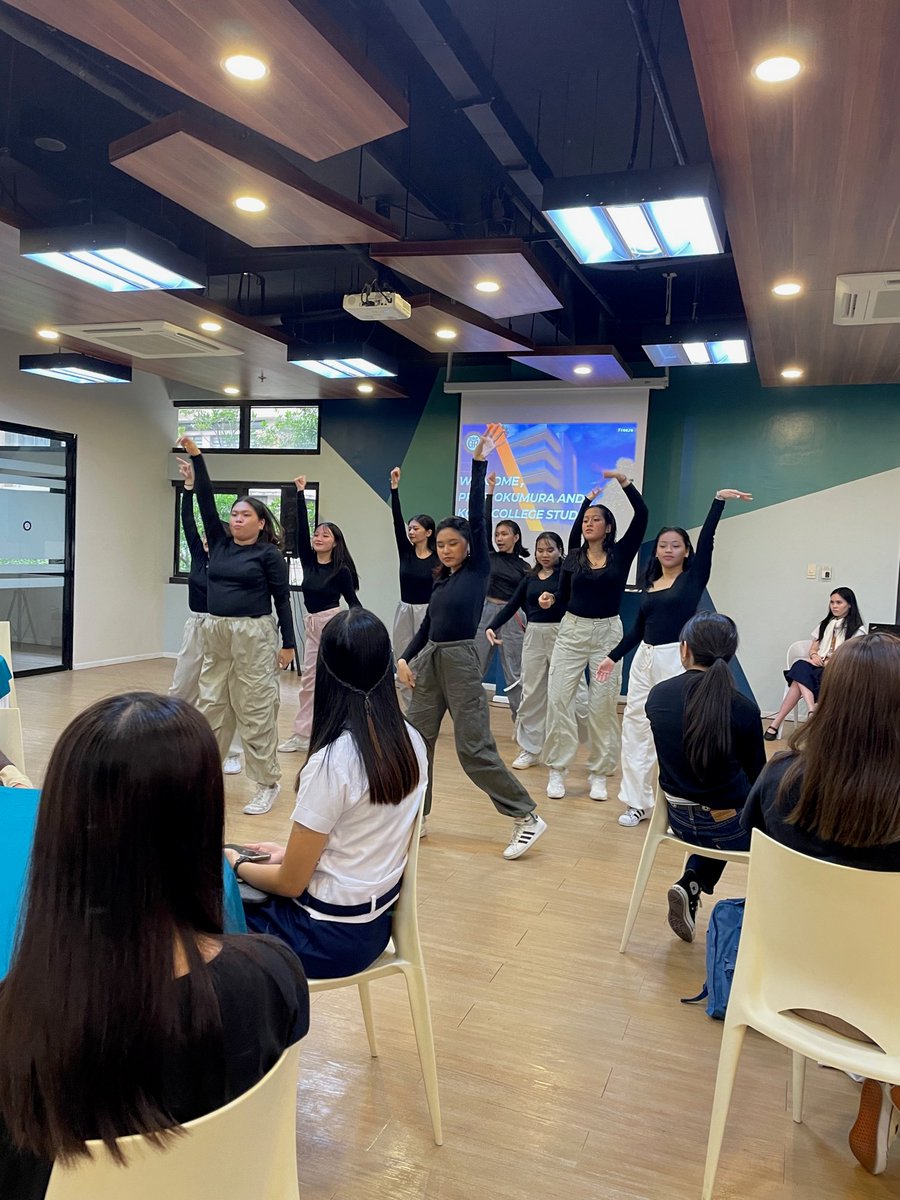 english_kc1948's tweet image. 11/13(月)～17(金)奥村先生３年生ゼミがフィリピン海外研修へ🇸🇽Assumption Collegeでの歓迎会は、パフォーマンスもあって盛り上がりました。学び多い研修となりますように🎀
#神戸女学院大学英文学科 #神戸女学院大学国際学部 #KobeCollegeSchoolofInternationalStudies #AssumptionCollege ＃ゼミ研修