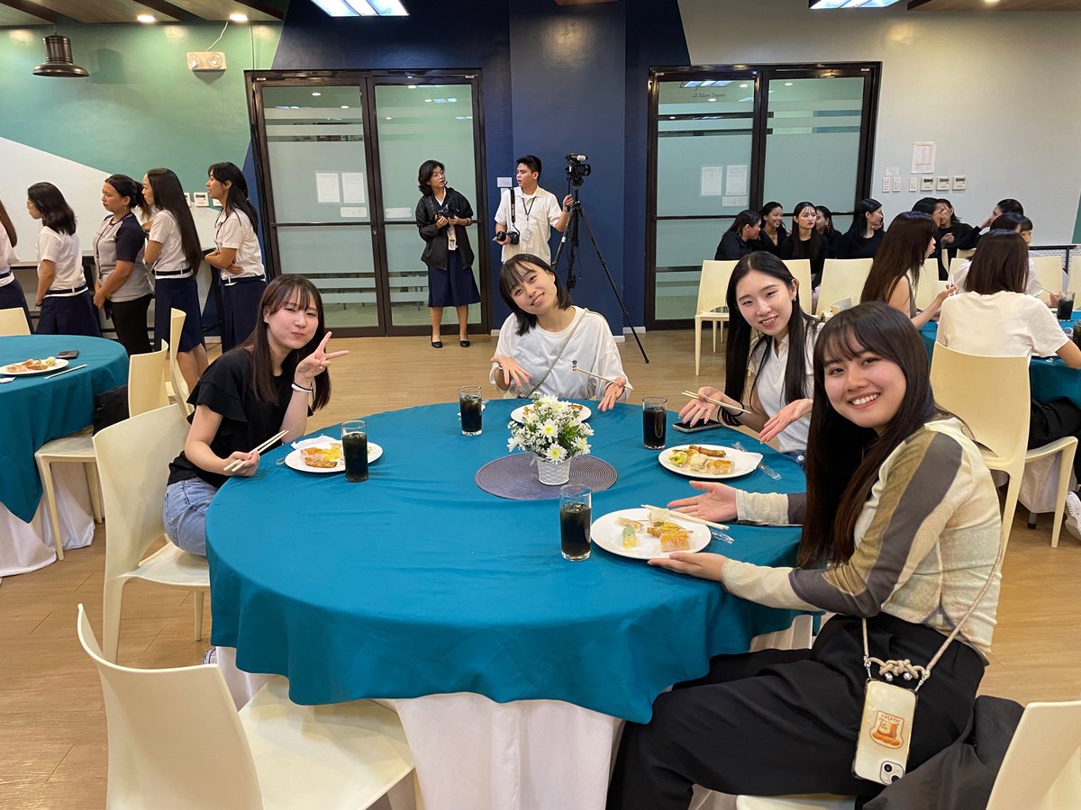 english_kc1948's tweet image. 11/13(月)～17(金)奥村先生３年生ゼミがフィリピン海外研修へ🇸🇽Assumption Collegeでの歓迎会は、パフォーマンスもあって盛り上がりました。学び多い研修となりますように🎀
#神戸女学院大学英文学科 #神戸女学院大学国際学部 #KobeCollegeSchoolofInternationalStudies #AssumptionCollege ＃ゼミ研修