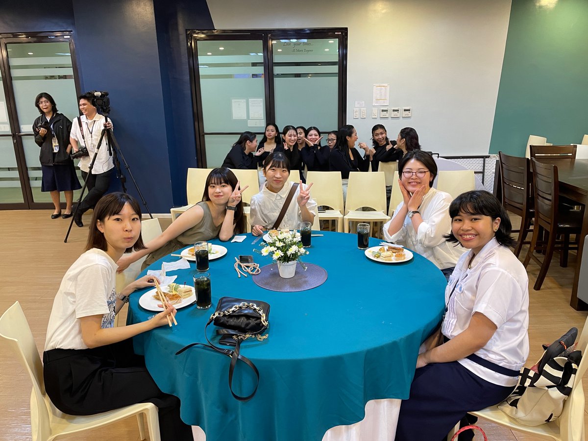 english_kc1948's tweet image. 11/13(月)～17(金)奥村先生３年生ゼミがフィリピン海外研修へ🇸🇽Assumption Collegeでの歓迎会は、パフォーマンスもあって盛り上がりました。学び多い研修となりますように🎀
#神戸女学院大学英文学科 #神戸女学院大学国際学部 #KobeCollegeSchoolofInternationalStudies #AssumptionCollege ＃ゼミ研修