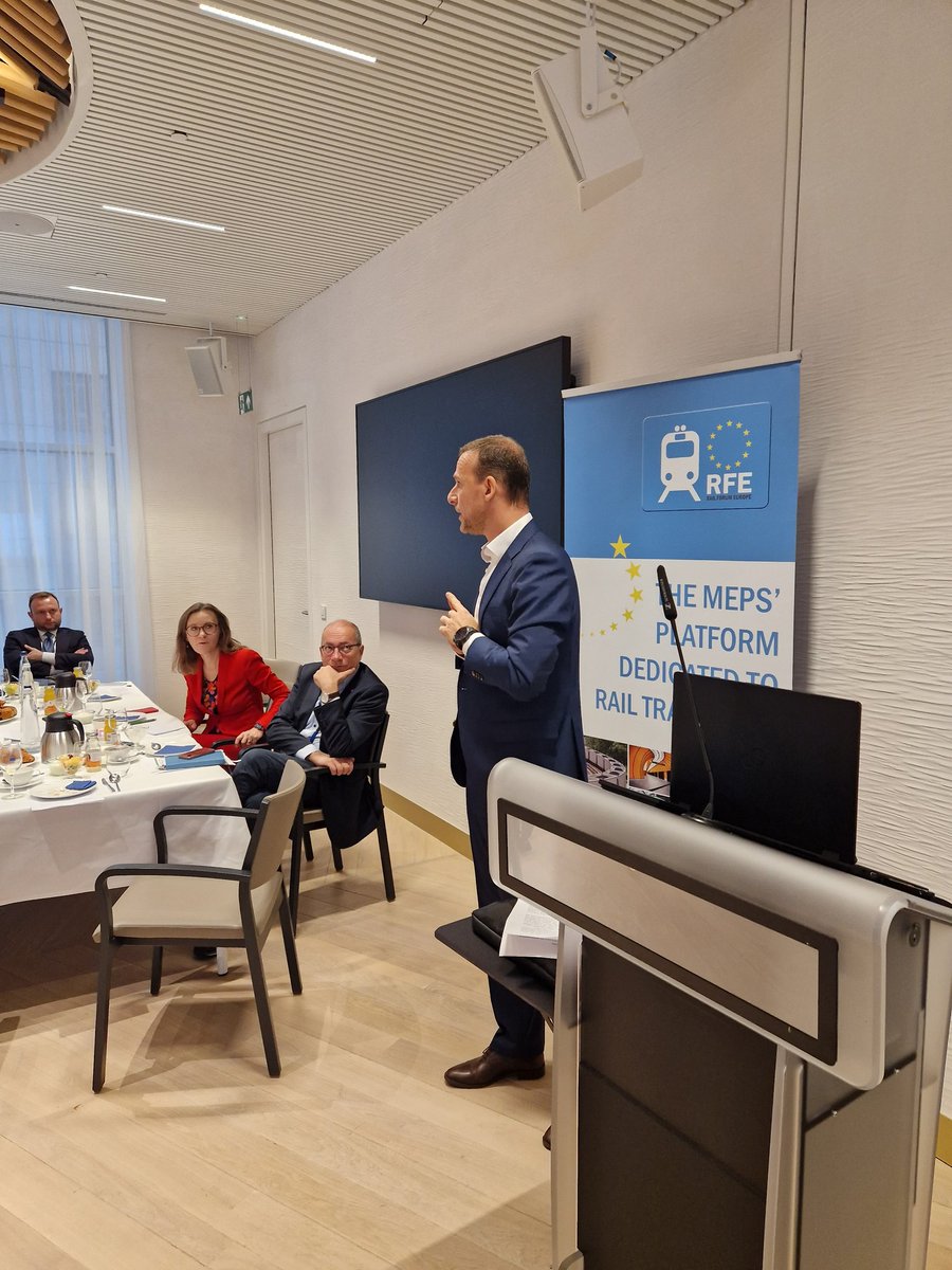 Rail Forum Europe (@railforum_eu) on Twitter photo "#digitalisation & #automation are the ❤️ of a necessary transformation. Need to look for smart and innovative solutions enabling us to the deliver the attractive and modern rail freight services shippers’ deserve", said Gilles Peterhans from @UIPrail during RFE Event <a href="/DB_Presse/">Deutsche Bahn AG</a> "#digitalisation & #automation are the ❤️ of a necessary transformation. Need to look for smart and innovative solutions enabling us to the deliver the attractive and modern rail freight services shippers’ deserve", said Gilles Peterhans from @UIPrail during RFE Event <a href="/DB_Presse/">Deutsche Bahn AG</a>