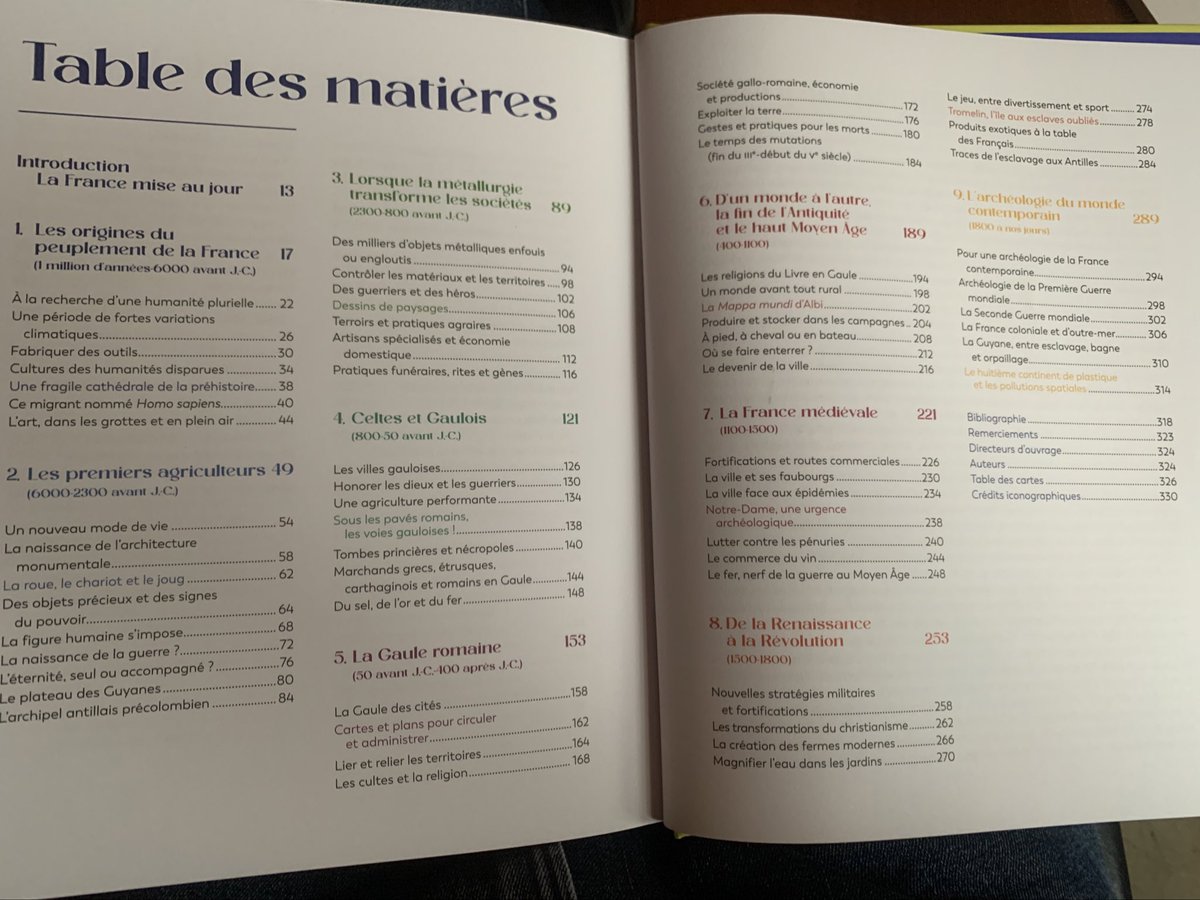 andreloez's tweet photo. À l’avant-première du magnifique Atlas archéologique de la France @inrap, chez @Ed_Tallandier présenté par @GandelinM 
@Marc_Bouiron Edith Peytremann et @GarciaDInrap 
Parution le 23 novembre 😋 https://t.co/4xXIws6Qkq