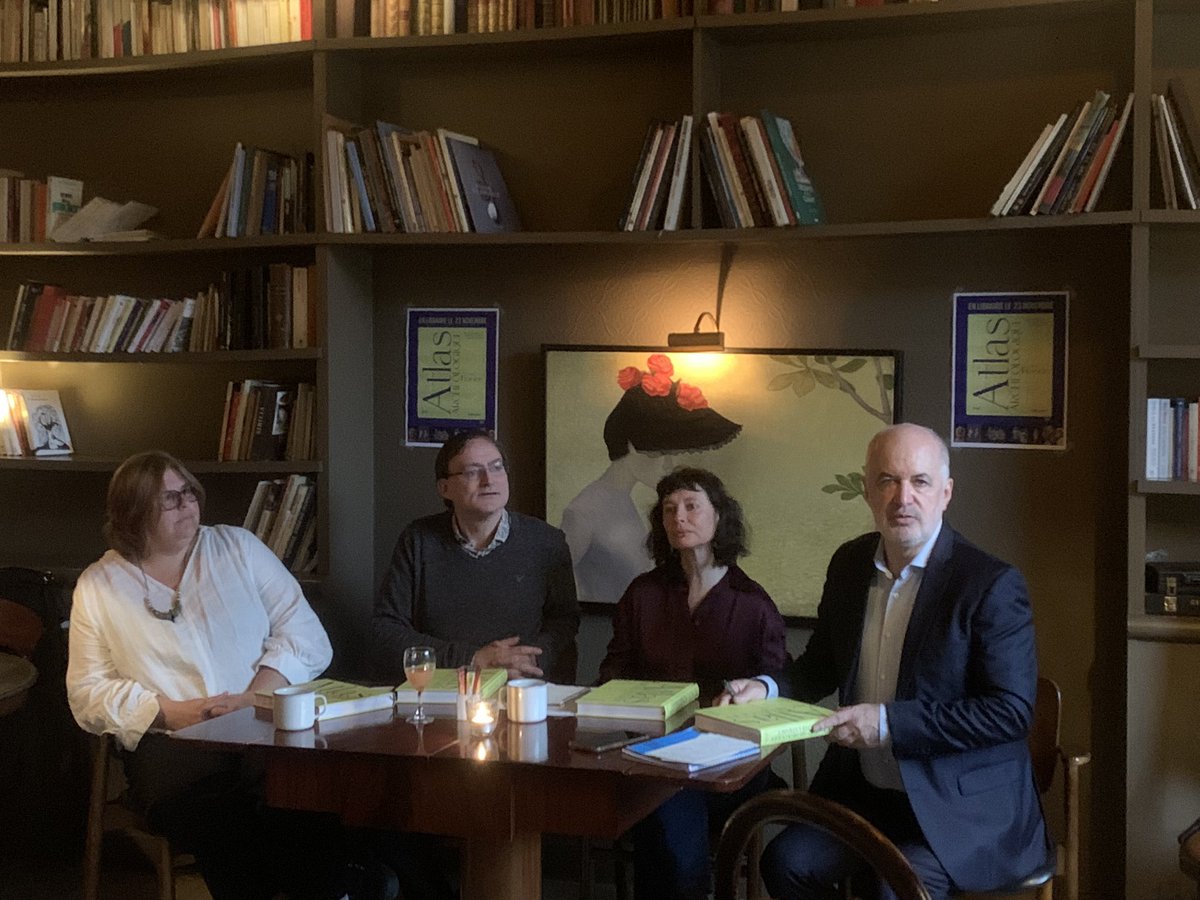 andreloez's tweet photo. À l’avant-première du magnifique Atlas archéologique de la France @inrap, chez @Ed_Tallandier présenté par @GandelinM 
@Marc_Bouiron Edith Peytremann et @GarciaDInrap 
Parution le 23 novembre 😋 https://t.co/4xXIws6Qkq