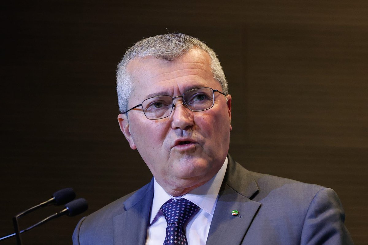 #14novembre #AssembleaOrganizzativa #FistCisl La replica di <a href="/davide_guarini/">Davide Guarini</a> chiude la due giorni di confronto e dibattito sui nuovi assetti della federazione del #Terziario della #Cisl. 
“Pensiamo a nuovi ambiti di collaborazione e sinergia tra le federazioni <a href="/FisascatCisl75/">Fisascat Cisl</a> e