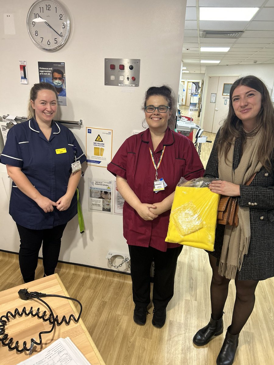 UK Falls Prevention Network (@falls_network) on Twitter photo Visit from the EU Medline Textile Product Manager to <a href="/UHD_NHS/">University Hospitals Dorset NHS Foundation Trust</a> to see first hand the amazing work being carried out in to reduce falls and associated harms using the Medline Falls Prevention kit (see poster on wall 😉) Visit from the EU Medline Textile Product Manager to <a href="/UHD_NHS/">University Hospitals Dorset NHS Foundation Trust</a> to see first hand the amazing work being carried out in to reduce falls and associated harms using the Medline Falls Prevention kit (see poster on wall 😉)