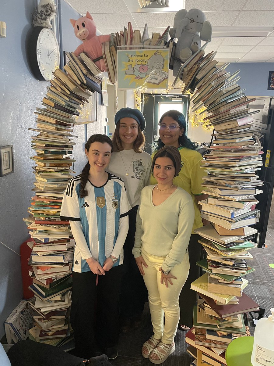 Mia Shand (@mshand1) on Twitter photo Students learning about different cultures and traditions with a Mini-International day w visitors from Brazil 🇧🇷 , Argentina 🇦🇷, France 🇫🇷, and Egypt 🇪🇬 #CulturalHeritage #globalawareness <a href="/ReachtheWorldco/">Reach The World</a> <a href="/k12albemarle/">AlbemarleCountySchls</a> @devwall82 <a href="/smgaillard/">Sean Gaillard</a> Students learning about different cultures and traditions with a Mini-International day w visitors from Brazil 🇧🇷 , Argentina 🇦🇷, France 🇫🇷, and Egypt 🇪🇬 #CulturalHeritage #globalawareness <a href="/ReachtheWorldco/">Reach The World</a> <a href="/k12albemarle/">AlbemarleCountySchls</a> @devwall82 <a href="/smgaillard/">Sean Gaillard</a>