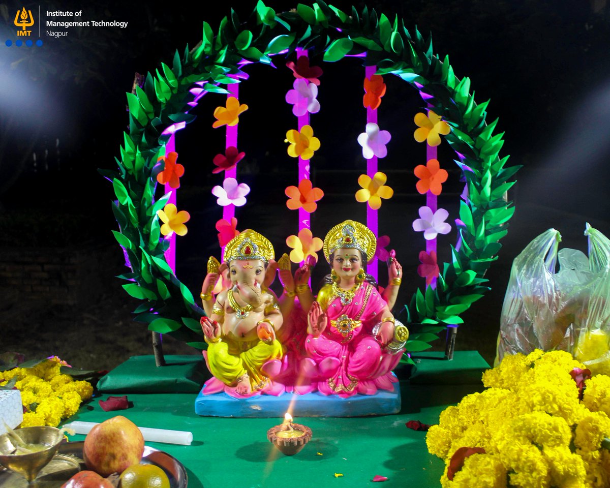 IMT_Nagpur's tweet photo. #IMTNagpur embraced ‘Green Diwali’ organised by CSGD. Rangmanch, Hypnotics, and Zimfonia contributed vibrancy to this eco-friendly celebration's cultural fabric. #IMT #IMTN #DiwaliCelebration #Sustainability #IMTheFuture #AdvantageIMT #PGDM #MakeTheFirstMoveatIMTN https://t.co/w9AgKwZPn4