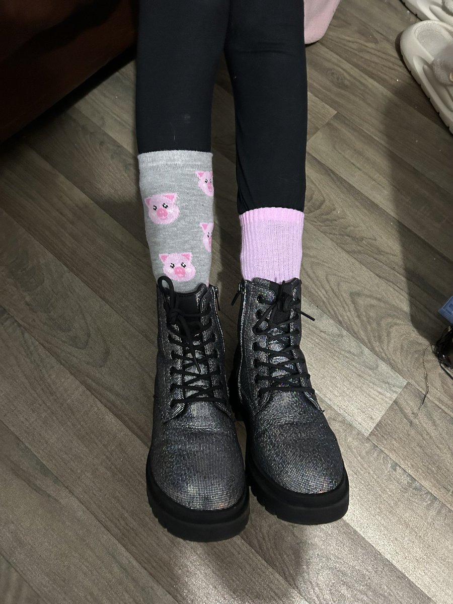 Elizabeth Sweeney tweet media