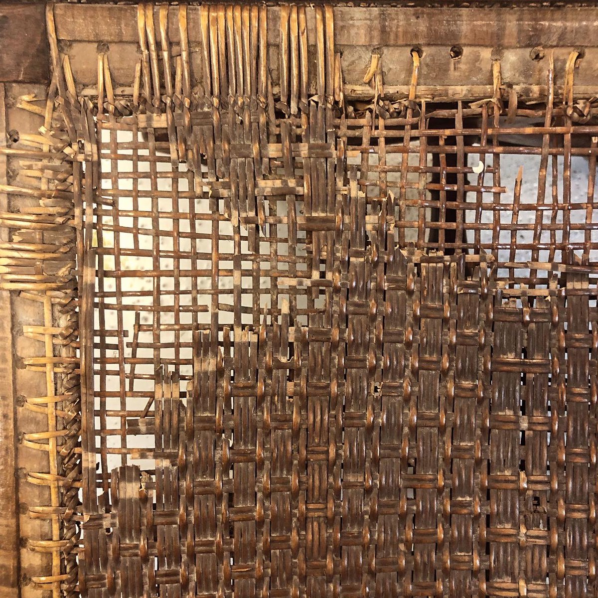 south_rachael's tweet photo. Next up, a Skeined Willow X Stool. I’ll be making each white willow skeins before weaving the new seat! Skein seat weaving is on the @heritage_crafts Red List.  #willowseat #weavingwillow #willowskein #hcaredlist #seatweaving #skeinweaving https://t.co/cPdjyscE59
