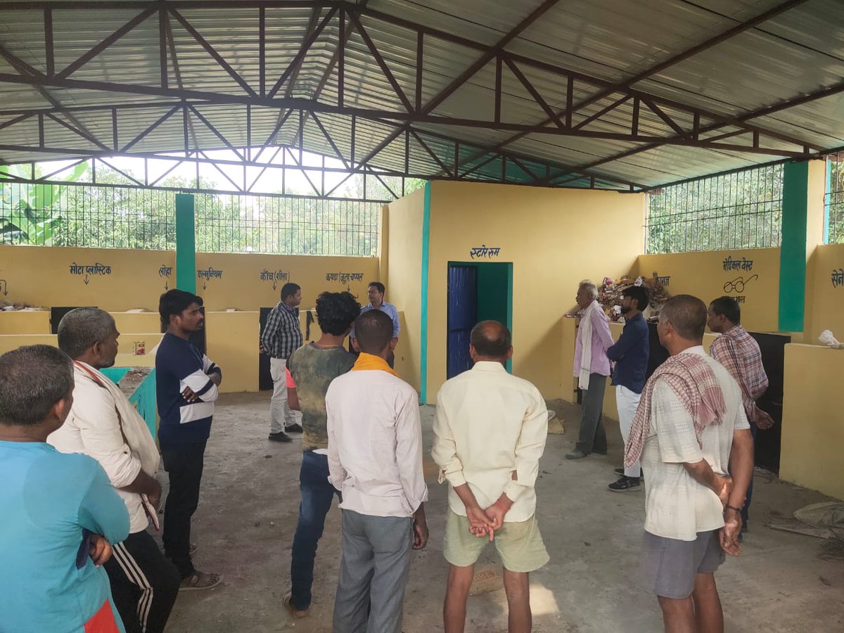 LSBA_Saran's tweet photo. LSBA II के अंतर्गत #Kharia Panchayt , Nagra में सभी व्यवशायिक प्रतिष्ठान से #UserChargecollection के लिए लोगो को मोटिवेट करते हुए ,संग्रह राशि का सही उपयोग बताया गया ।
@LSBA_Bihar @DMI_Patna @Rahulkumar_IAS @BiharRDD @IPRD_Bihar https://t.co/rkRLRf7AJC