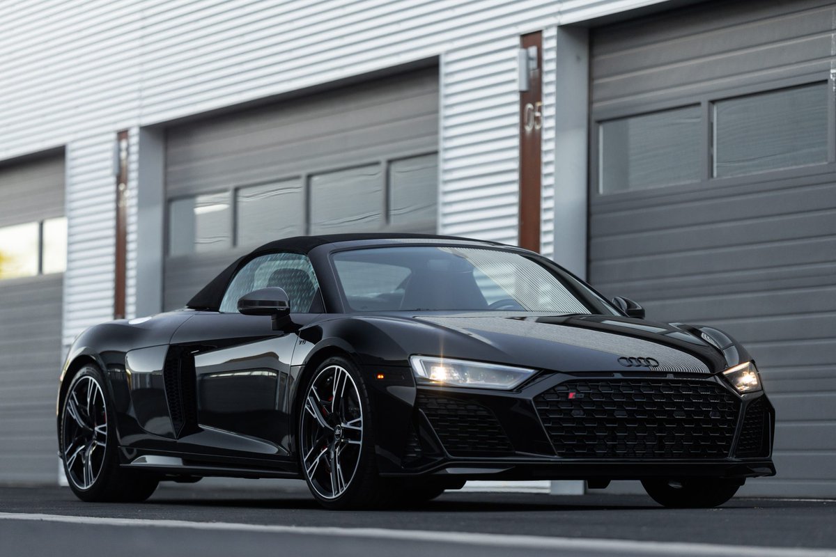 MAfzaal53596767's tweet photo. 2021 Audi R8 V10 Performance Spyder 5.2-liter V10 mated with a seven-speed dual-clutch transaxle and a Quattro all-wheel-drive system rated at 602hp and 413 lb-ft of torque.
#audi #r8 #german #7speed #dualcluch #allwheeldrive #v10 #602hp #black #nappa #Leather #germancars https://t.co/ILFIld9f7s
