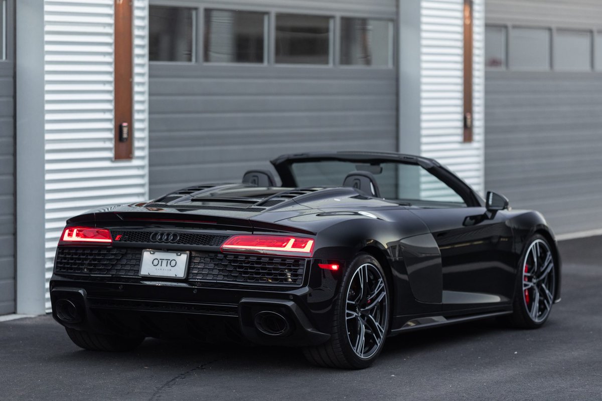 MAfzaal53596767's tweet photo. 2021 Audi R8 V10 Performance Spyder 5.2-liter V10 mated with a seven-speed dual-clutch transaxle and a Quattro all-wheel-drive system rated at 602hp and 413 lb-ft of torque.
#audi #r8 #german #7speed #dualcluch #allwheeldrive #v10 #602hp #black #nappa #Leather #germancars https://t.co/ILFIld9f7s