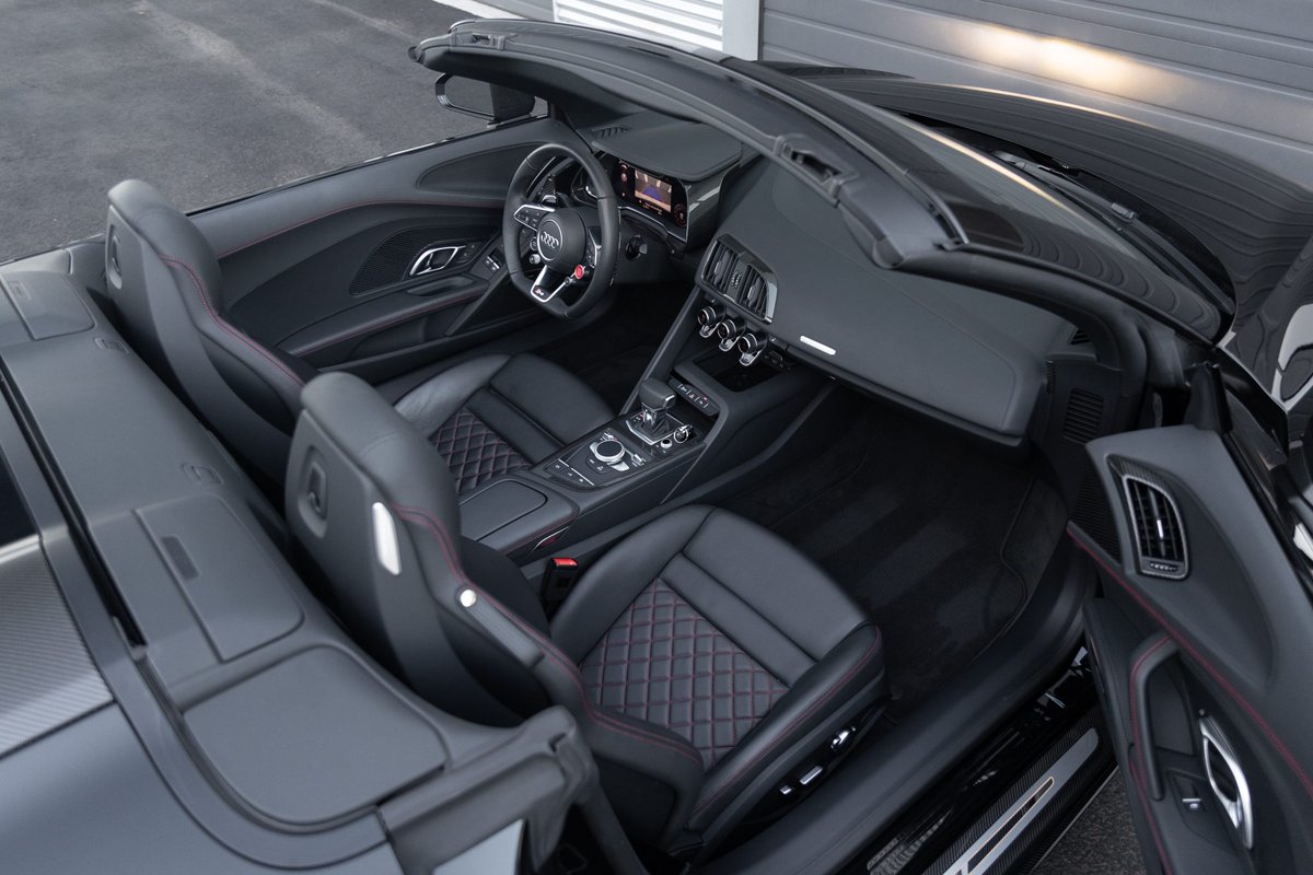 MAfzaal53596767's tweet photo. 2021 Audi R8 V10 Performance Spyder 5.2-liter V10 mated with a seven-speed dual-clutch transaxle and a Quattro all-wheel-drive system rated at 602hp and 413 lb-ft of torque.
#audi #r8 #german #7speed #dualcluch #allwheeldrive #v10 #602hp #black #nappa #Leather #germancars https://t.co/ILFIld9f7s