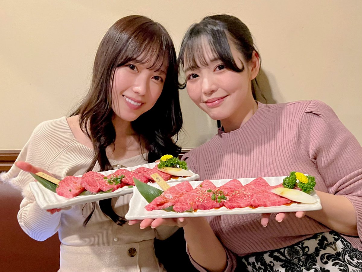 よっつんと恋ももと高いおにく😋💖 https://t.co/MFYHub29J4