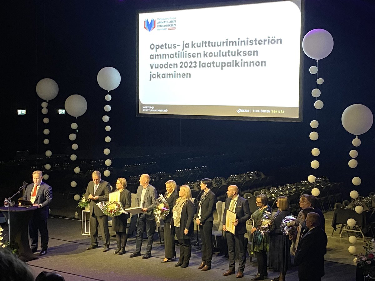 Lämpimät onnittelut @amke_ry puolesta <a href="/okmfi/">Opetus- ja kulttuuriministeriö</a> #ammatillinenkoulutus vuoden 2023 laatupalkinnon voittajat <a href="/taitotalofi/">Taitotalo</a> ja <a href="/AoSamiedu/">Ammattiopisto Samiedu</a> sekä kunniamaininnan saaneet <a href="/SDO_kampukset/">SuomenDiakoniaopisto</a>  ja @riverialainen 🌹🌹🌹🌹Upeaa työtä!  #VAKS2023