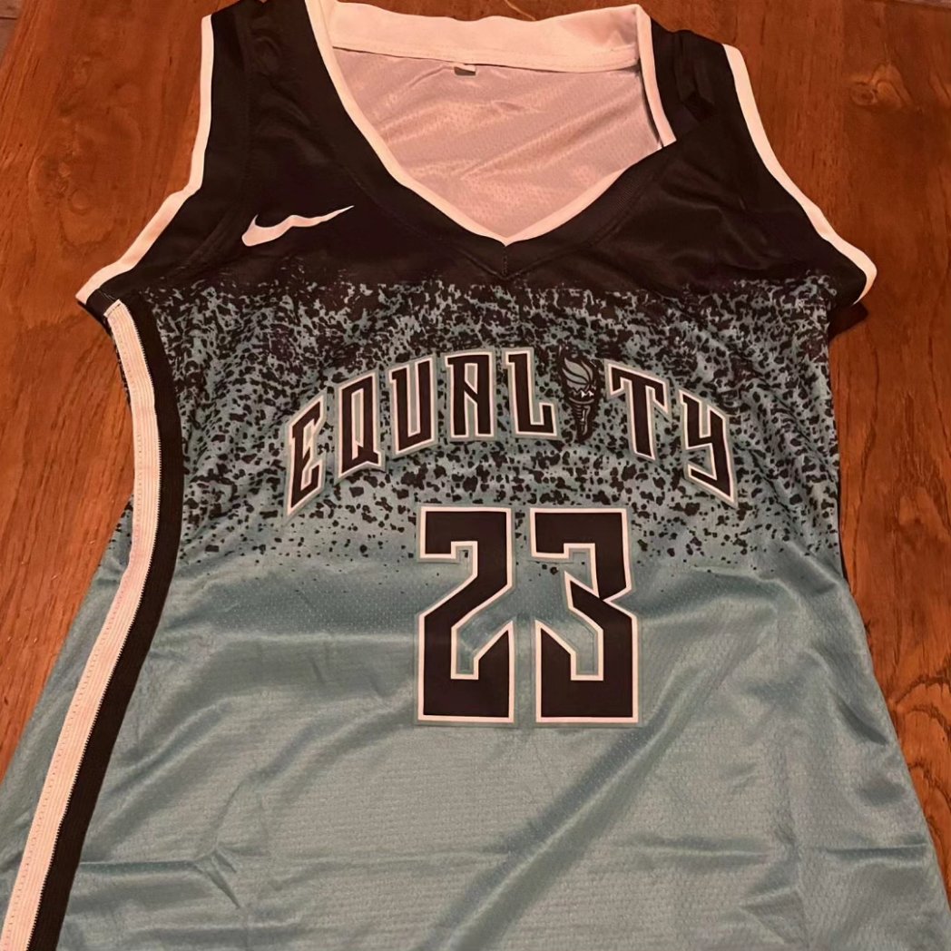 mj23fanfr's tweet photo. 🎁 CONCOURS JERSEY

À gagner le maillot du New York Liberty floqué Marine Johannès 👕

Pour participer, vous devez :

1️⃣ Follow notre compte @mj23fanfr  2️⃣ Mentionner deux amis en commentaire 🤗
3️⃣ Retweet ce post 😊

Tirage au sort le 16 décembre 📅 https://t.co/fcdATtfSAM