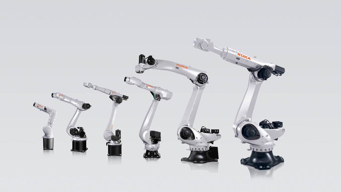 Safe Lubrication 🤝 #KUKA Industrial Robots With food-compatible H1 lubricants in all axes, KUKA #robots in the “Hygienic Oil” variant meet the high requirements of the food industry for hygienic handling with no compromises.