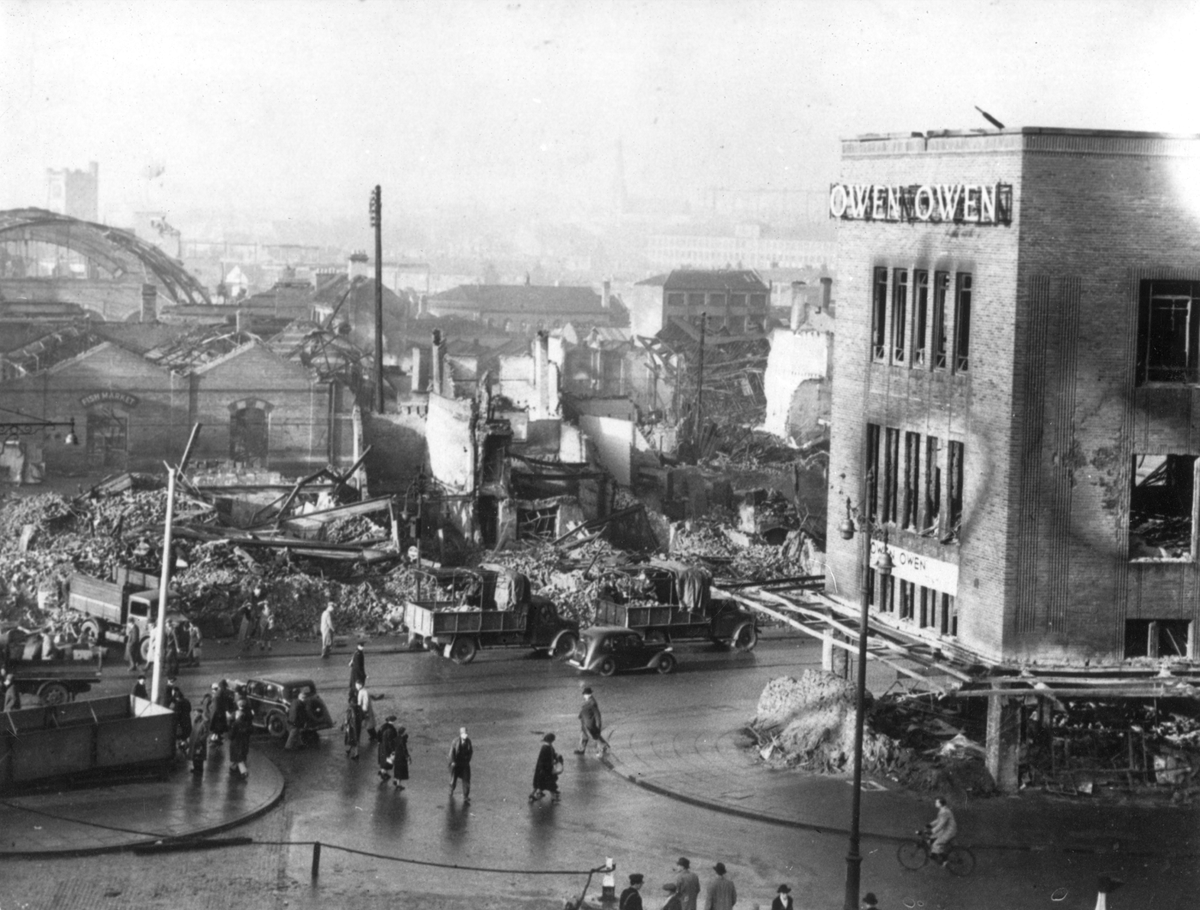 coventrycc's tweet photo. Today we remember the first Coventry Blitz and and all those who lost their lives and loved ones.

 We remember the heartbreak and devastation that the air raid caused our city, but we also remember how our city rose from the ashes  to become a city of peace and reconciliation. https://t.co/hCsCgZVQrr