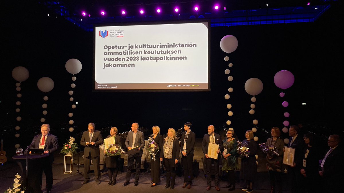 Etuoikeus olla jälleen mukana laatupalkintotoimikunnan jäsenenä julkistamassa vuoden 2023 palkintoja Kotkassa.

Onnea ⁦⁦<a href="/taitotalofi/">Taitotalo</a>⁩ ⁦<a href="/AoSamiedu/">Ammattiopisto Samiedu</a>⁩ ⁦@riverialainen⁩ ja ⁦<a href="/SDO_kampukset/">SuomenDiakoniaopisto</a> !⁩ ✨

#VAKS2023 #kumppanuudet #verkostot ⁦<a href="/KITA_ry/">Kiinteistötyönantajat ry</a>⁩