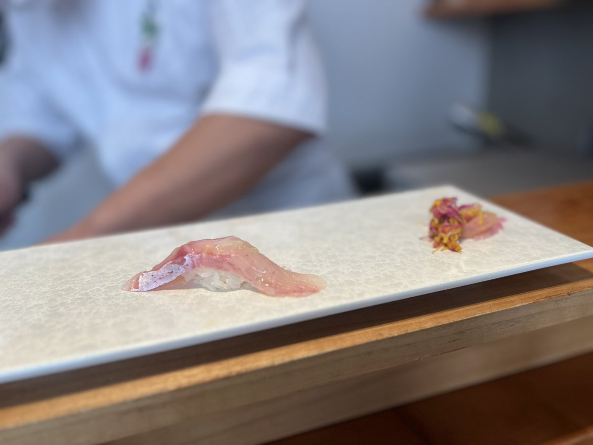e_OliveOil's tweet photo. オリーブオイルやフレーバーオイルと塩で味わうオイル寿司を楽しまれたことありますか？ https://t.co/yeq47jT6Li