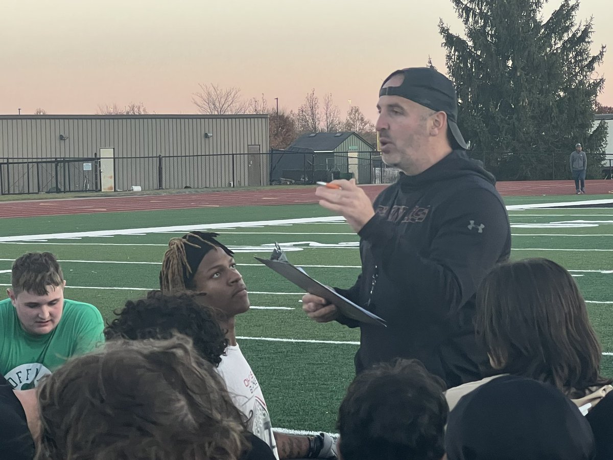 DispatchFrank's tweet image. Enjoyed meeting with coach Geron Stokes and his team following practice Monday to discuss the season and Friday’s regional final versus Springfield. @coffmanrocks @coffmanfootball