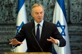 ibrahimkaragul's tweet photo. İngiltere eski Başbakanı Tony Blair’i;

Gazze’ye “İnsani Yardım Koordinatörü”
olarak atamak için planlar yapıyorlar. 

Bu öneriyi, ilk kez soykırımcı Netanyahu ortaya attı.
Şimdi bunu pişiriyorlar.

Blair; 
2003 Irak işgalinin, işkence merkezlerinin, 
İslam şehirlerinin harabeye dönüşmesinin, 
1 milyon insanın ölümünün... 

George Bush ile birlikte baş sorumlusudur. 

 Bu adam kesinlikle, Gazze’den uzak tutulmalı.

Bu formül üzerinden Gazze’de bir vesayet denetimi kuracaklar. 
Bölgeyi önce İsrail-İngiliz-ABD denetimine alacaklar. 
Sonra Filistin'i silahsızlandırıp İsrail'e teslim edecekler. 

Buna asla izin verilmemeli.
Bu, Gazze'nin intihara mahkum edilmesidir. 

Blair;
Irak’ın işgali için Bush’un peşinde koşan, 
İşgal için üretilen yalanları pazarlayan, 
Utanç verici bir geçmişe sahip savaş suçlusudur.

Türkiye, bu formüle kesinlikle karşı durmalı. 
Kesinlikle...