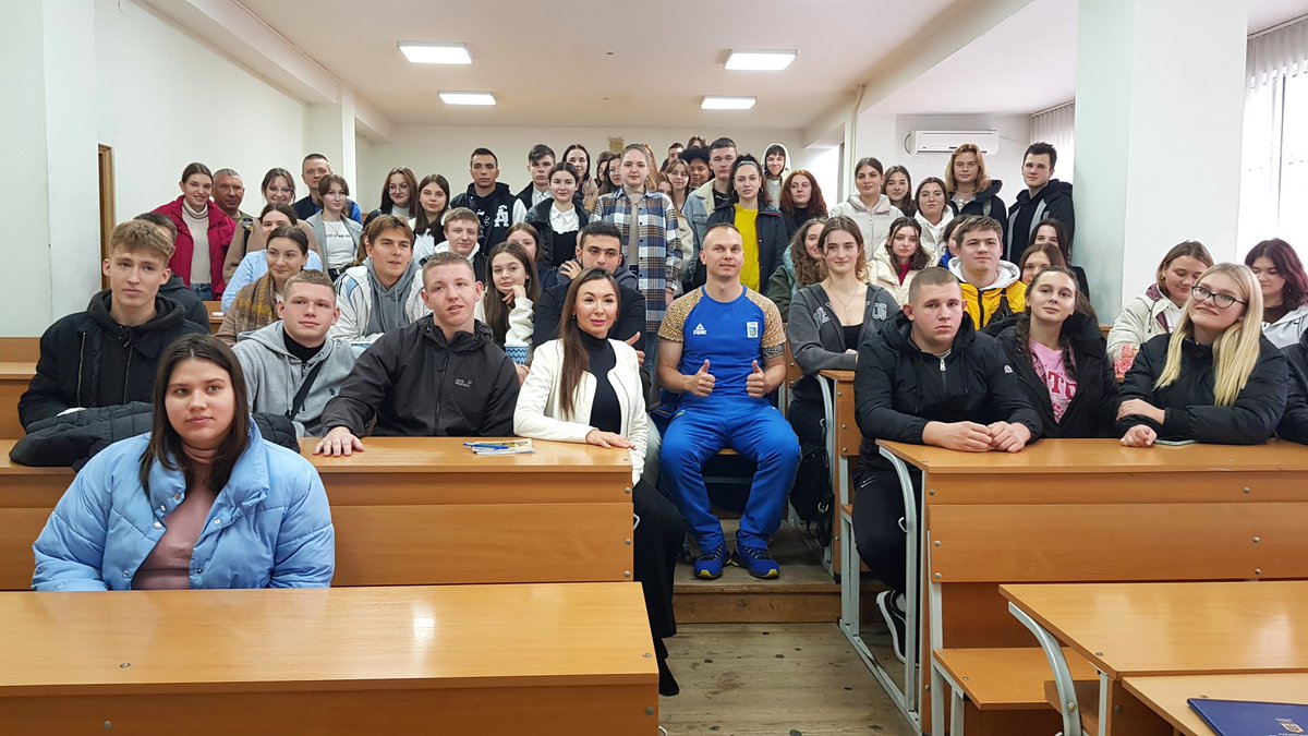 OlympicUA's tweet photo. 💙💛 Київ – Одеса – Луганщина: олімпійські заходи для школярів та студентів
👉https://t.co/u3P9RlOPOY
#Націяпереможців #НОК #Україна #УкраїнськийСпорт #Ukraine #UkrainianSport #РазомдоПеремоги #Олімпійськийурок #Олімпійськийурок2023 #BeActive #OlympicLesson #НОКЛуганськ https://t.co/94fofo6dMq
