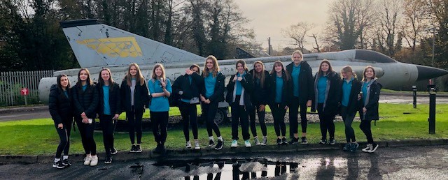 EESWSTEMCymru's tweet image. Thank you to @IRVINGQ_ for an incredible Girls into STEM event last week for Y8 &amp;amp; 9 students from @yggllangynwyd 

Students had a presentation on the company, a full tour of the factory and designed their own safety harness

#GirlsintoSTEM 🪂 🛩️