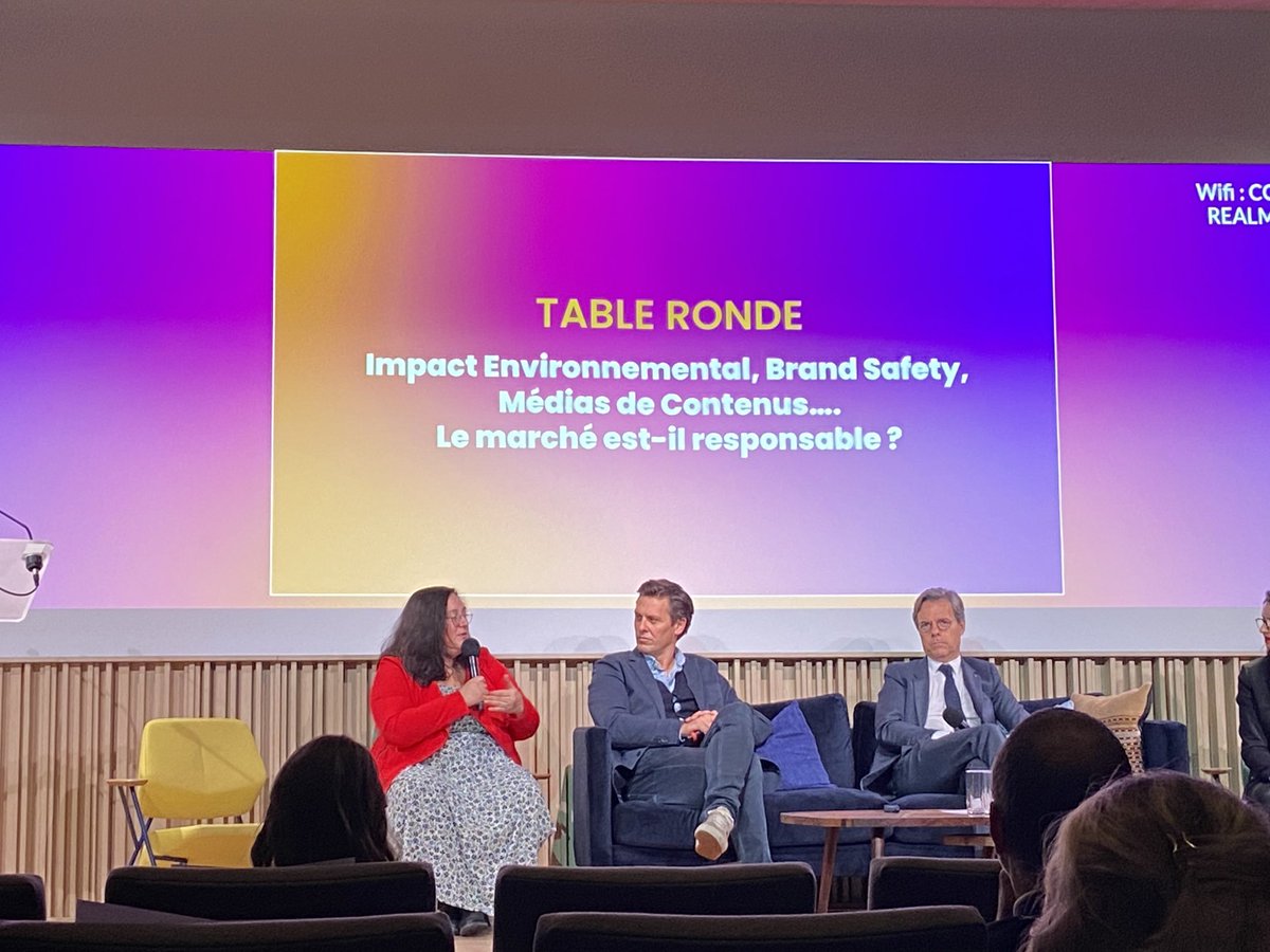 Emarketing_fr's tweet photo. #udecam Julie Humeau, @dentsuFR « on ne parle plus d’économie de l’attention mais d’écologie de l’attention » #mediaresponsable https://t.co/UzE0ZjBtuH