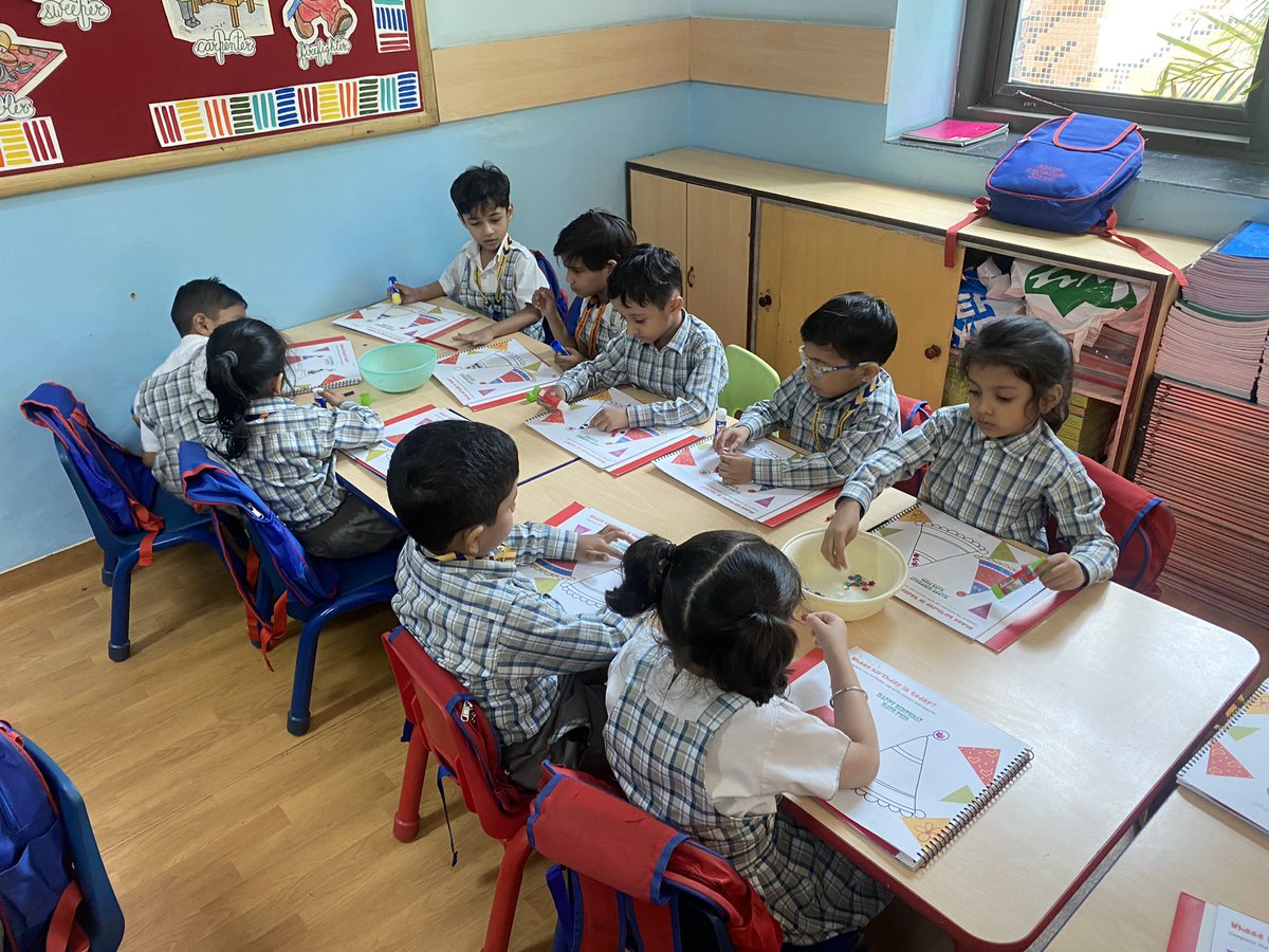 VartikaY1996's tweet photo. ‘Every child is a different kind of flower, and they are beautiful in their own way.’ 
Happy Children’s Day to all the lovely children🌸 @y_sanjay @ShandilyaPooja @pntduggal @ashokkp @Hemab20 https://t.co/y0KT6nttOw