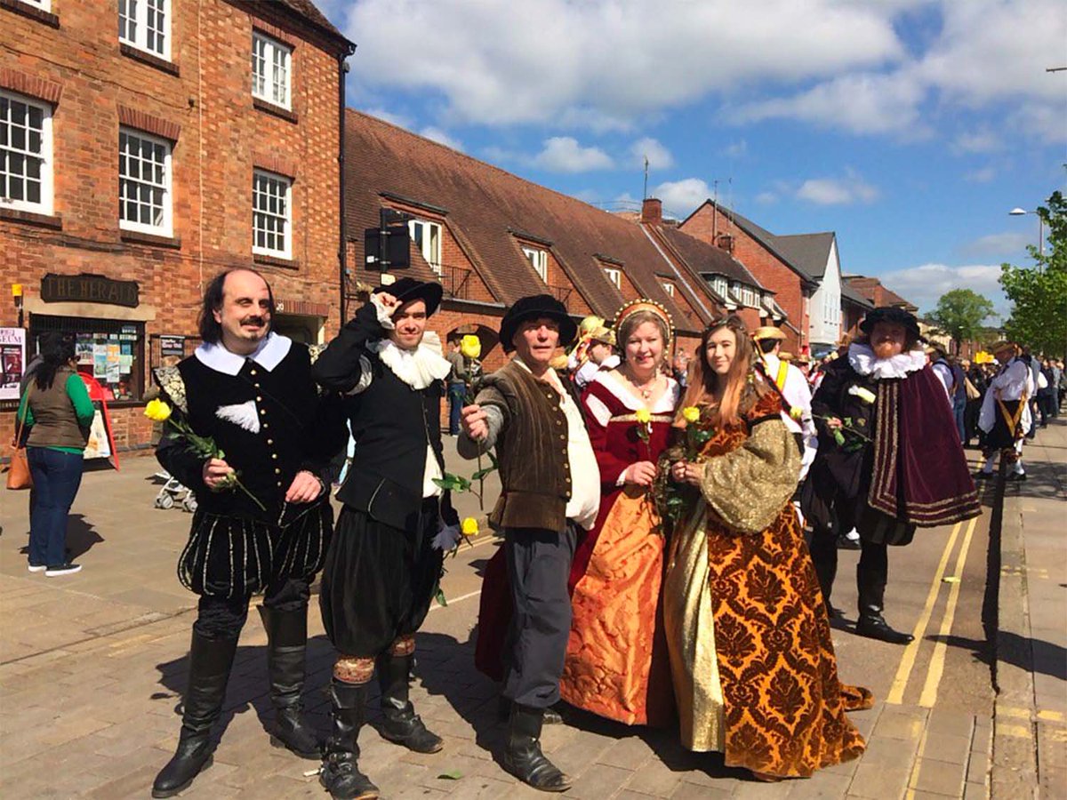 About Janet & John and Tudor World! 🤩 Tudor World museum is run and owned by husband and wife team, Janet & John Ford – and a dedicated team of part-time actors and enthusiasts. Janet and John took over the museum at the end of 2007 and have been running it for 16 years!