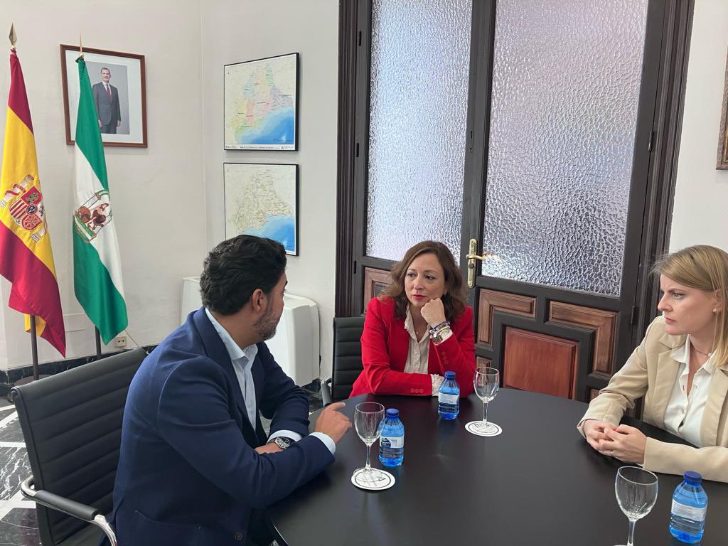 Patricia Navarro (@navarro_pp) on Twitter photo En nuestro afán por seguir avanzando en la Andalucía más digital, me reúno con <a href="/malagadigitalEU/">Málaga Digital</a> para mostrar todo el apoyo de <a href="/AndaluciaJunta/">Junta de Andalucía</a> a las más de 2.500 empresas que forman parte de esta asociación. Es, junto a ellos, la forma para que la Málaga tecnológica siga creciendo En nuestro afán por seguir avanzando en la Andalucía más digital, me reúno con <a href="/malagadigitalEU/">Málaga Digital</a> para mostrar todo el apoyo de <a href="/AndaluciaJunta/">Junta de Andalucía</a> a las más de 2.500 empresas que forman parte de esta asociación. Es, junto a ellos, la forma para que la Málaga tecnológica siga creciendo