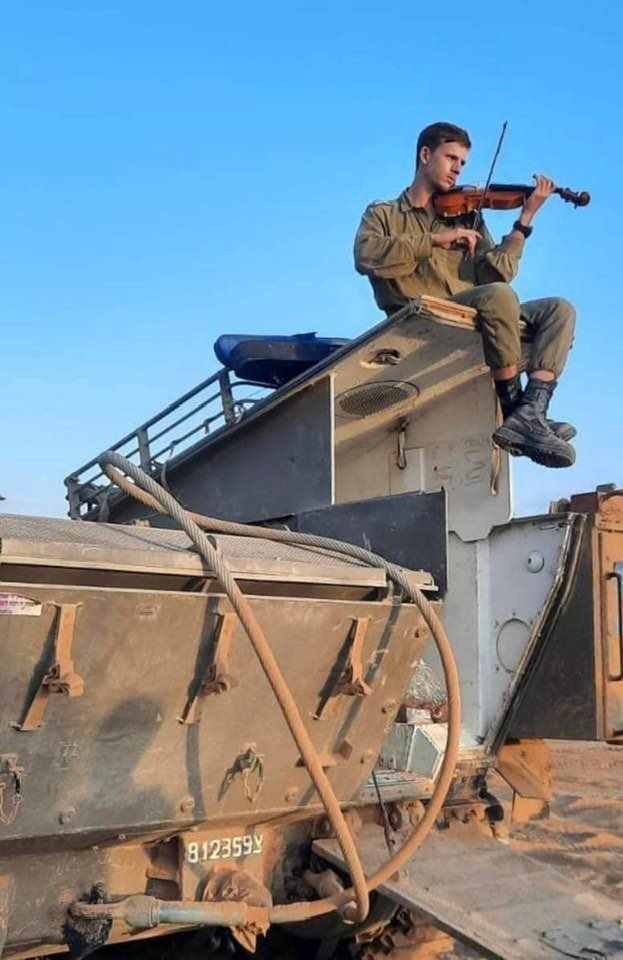 #FiddlerontheTank a moment of calm in the storm around us