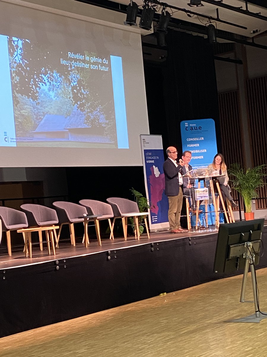 caue_86's tweet image. Belle mobilisation😃hier lors de notre table ronde &quot;Réinvestir l&apos;existant&quot;👉volonté commune de développer les territoires dans un contexte de #zéroartificialisation #ZAN #Vienne86
⏯️Rediffusion bientôt disponible sur caue86.fr