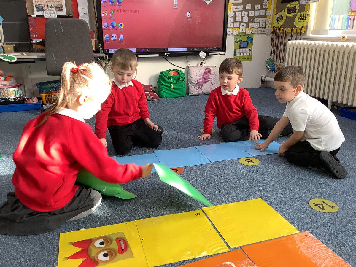 HasReception's tweet image. Wow, look at our work @numberblocks! @HasReception have been sorting out numbers 1 to 5 in #MagicMaths 

@WhiteRoseEd 
#EYFS 
#MovementIsMagnitude