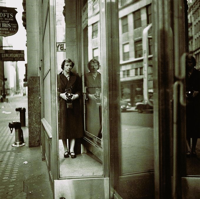 📷Self-Portrait, 1950s by Vivian Maier
#photography #VivianMaier
