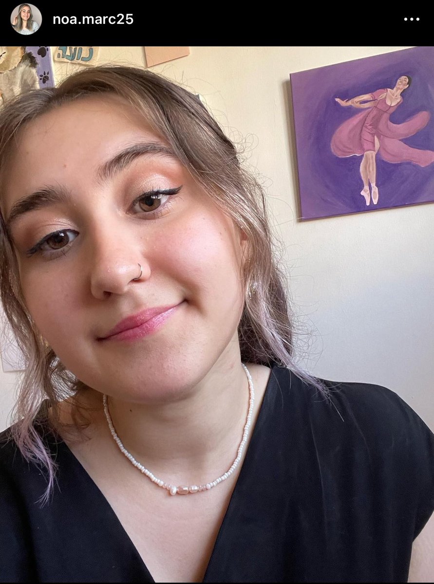 _ckricky's tweet photo. Das ist Noa Marciano, 19 Jahre alt.

Noa dient als Wehrpflichtige in der IDF und wurde am 07.10. von der #Hamas nach #Gaza entführt, als sie privat mit Freunden auf dem Nova Festival feierten

Gestern hat die Hamas ein Video veröffentlicht, dass die tote Noa zeigen soll. Laut Hamas wurde sie am 09.11. durch einen israelischen Luftschlag getötet - selbst palästinensische Quellen zweifeln das an und sprechen von stumpfen Kopfverletzungen, die durch mehrere Schläge auf den Schädel entstanden sind.

Die IDF hat gestern die Familie von Noa über das Video informiert.

Möge ihre Erinnerung ein Segen sein.🙏💔