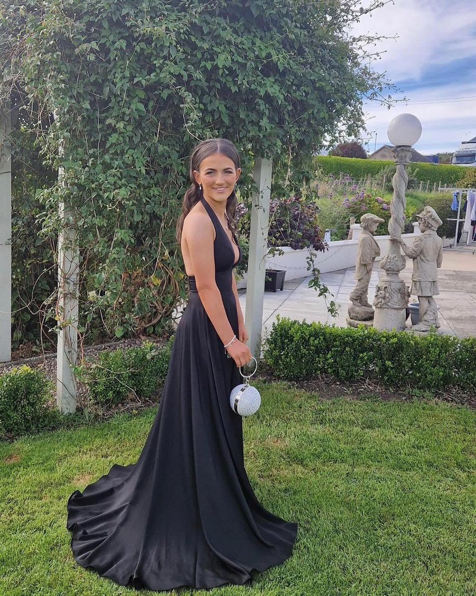 HarmonyHealthBe's tweet photo. 🖤 AMY 🖤
Beautiful Amy  off to one of her formals this year sprayed with Bellamianta Dark spray tan.
She is just gorgeous 🔥 https://t.co/lumExYHP01