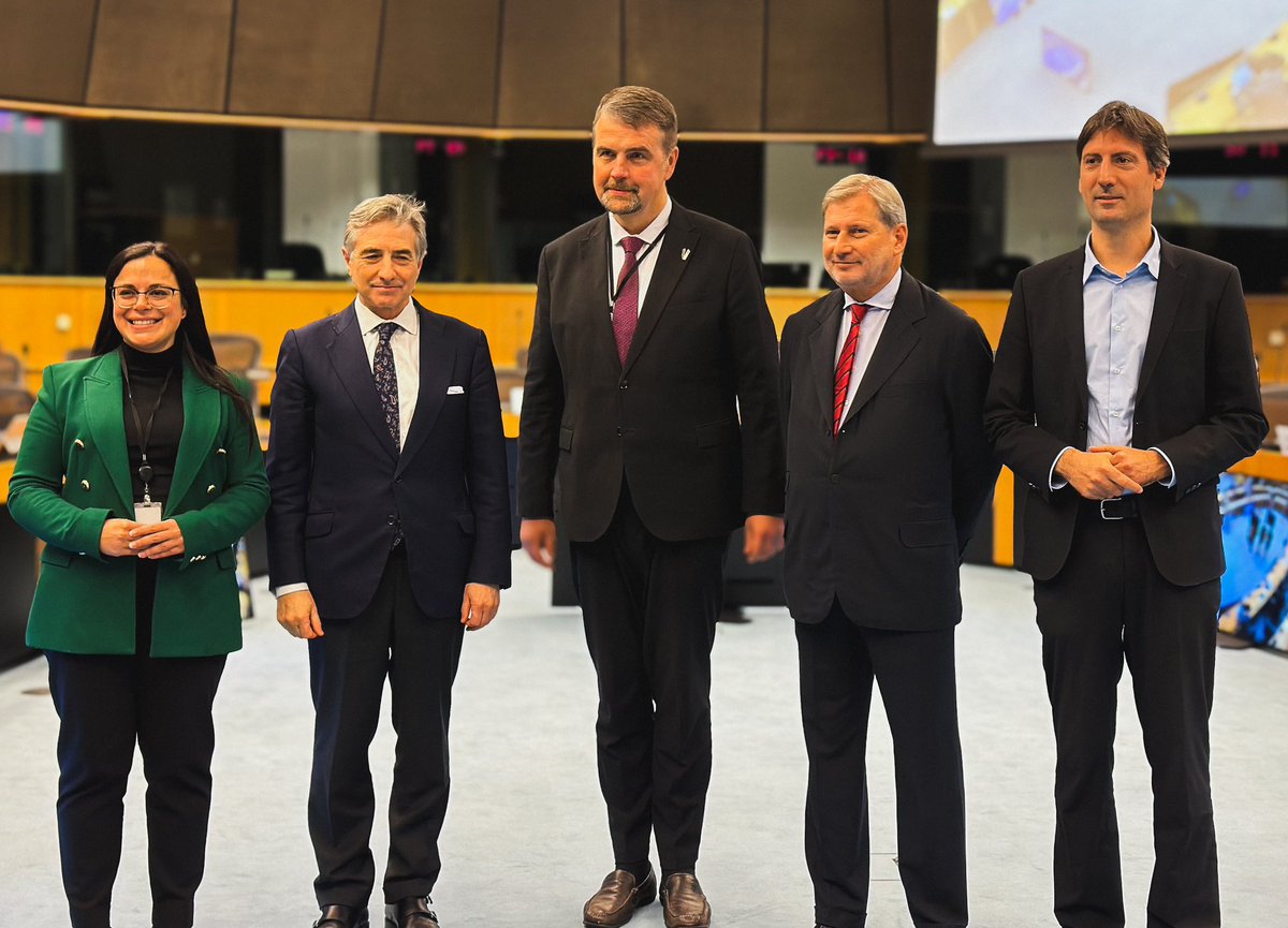 Ivars Ijabs (@ijabs) on Twitter photo Many thanks to all on the great team that made the agreement on Interoperable Europe Act happen!
Amb. Milani and Carlos @eu2023es
<a href="/JHahnEU/">Johannes Hahn</a> <a href="/gaffey_veronica/">Veronica Gaffey</a> <a href="/LeontinaSandu/">Sandu Leontina</a>
My fellow MEPs & EP team - Doichin, Dominykas, Peteris, <a href="/CristianBulumac/">Cristian Bulumac</a> Daria <a href="/cataficut/">Catalina Ficuț</a> Blagoy &all Many thanks to all on the great team that made the agreement on Interoperable Europe Act happen!
Amb. Milani and Carlos @eu2023es
<a href="/JHahnEU/">Johannes Hahn</a> <a href="/gaffey_veronica/">Veronica Gaffey</a> <a href="/LeontinaSandu/">Sandu Leontina</a>
My fellow MEPs & EP team - Doichin, Dominykas, Peteris, <a href="/CristianBulumac/">Cristian Bulumac</a> Daria <a href="/cataficut/">Catalina Ficuț</a> Blagoy &all