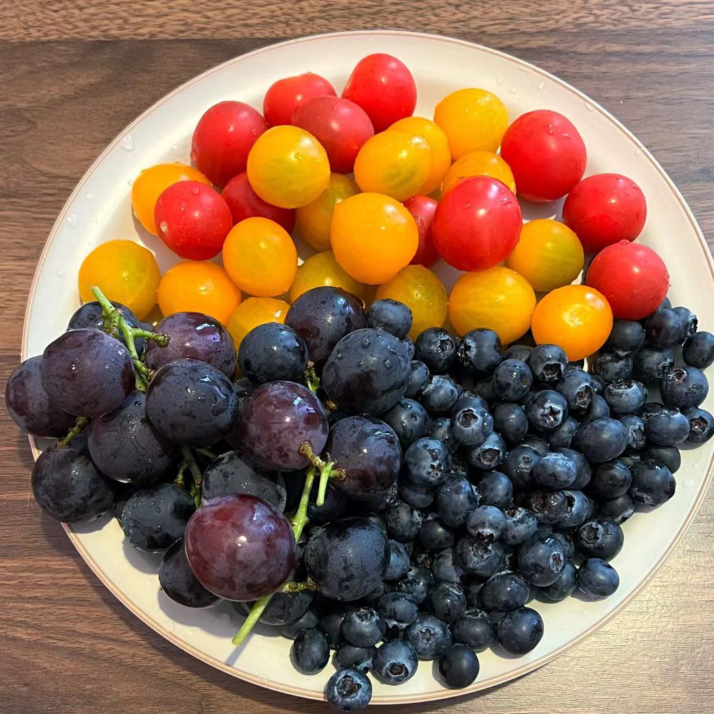 AvaWilliams01's tweet photo. Let’s have some fruit for dinner today😊 https://t.co/4XiP6Flrkq